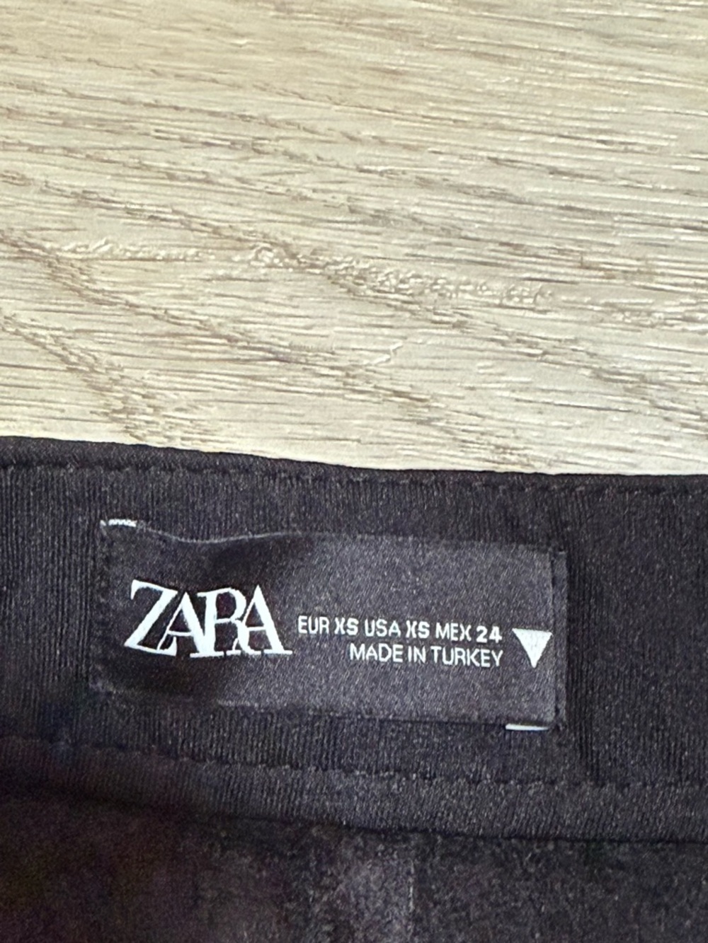 Zara Black Skirt with Branded Waistband - Picture 5 of 6